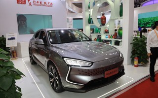 赛力斯华为智选SF5亮相消博会 增程系统告别续航焦虑