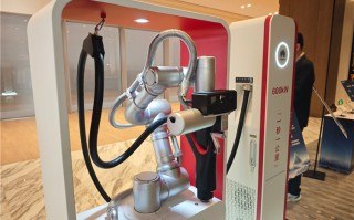 一秒一公里！华为自动充电机器人亮相：600kW功率，适配众多车型