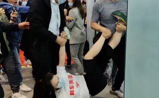 一天从"不妥协"到"让车主满意" 特斯拉官方改变态度