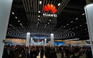 MWC2024丨华为携全系列亮相，发布首个5.5G智能核心网